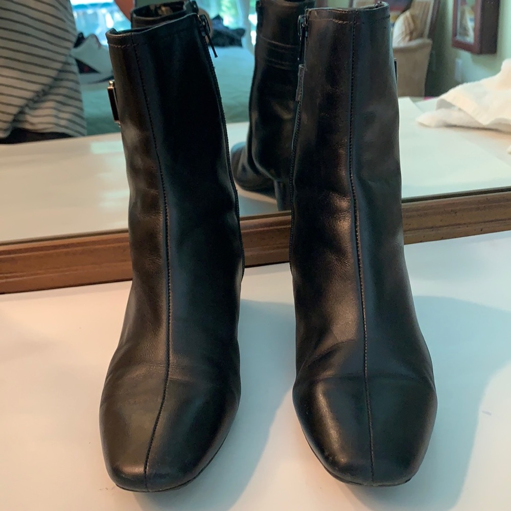 BANDOLINO Black Leather Ankle Boots Size 8.5.
